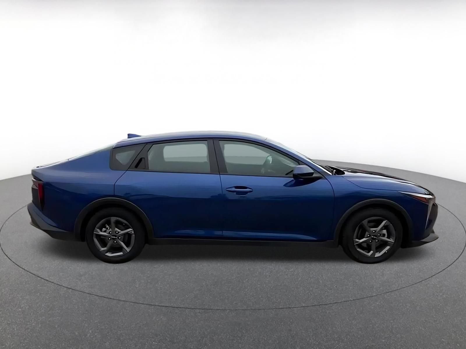 Used 2025 Kia K4 FWD image 16