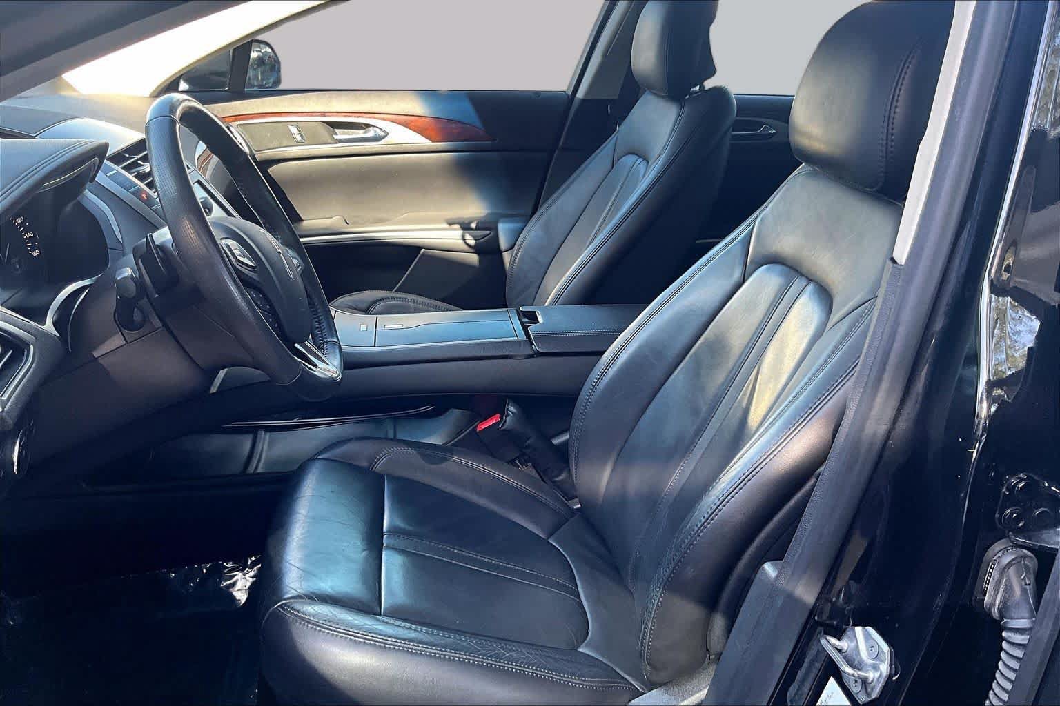 Used 2014 Lincoln MKZ FWD image 9