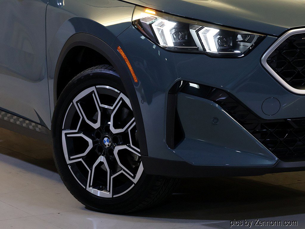 Certified 2024 BMW X2 xDrive28i AWD/4WD image 3