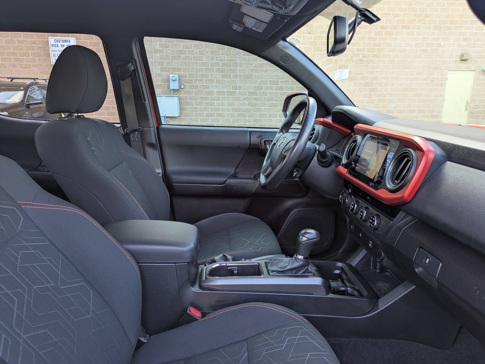Used 2017 Toyota Tacoma TRD Off-Road w/ Tow Package (A/T) AWD/4WD image 16
