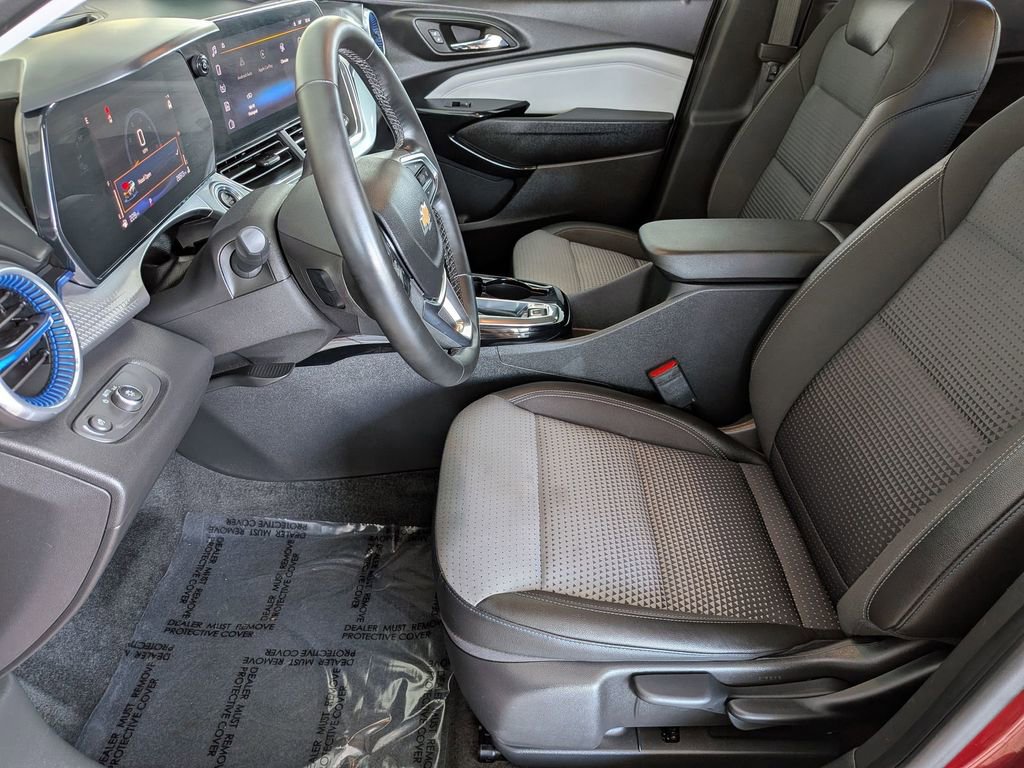 Used 2025 Chevrolet Trax LT w/ LT Convenience Package FWD image 20