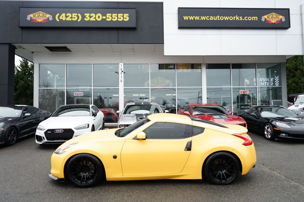 Used 2009 Nissan 370Z Coupe image 2