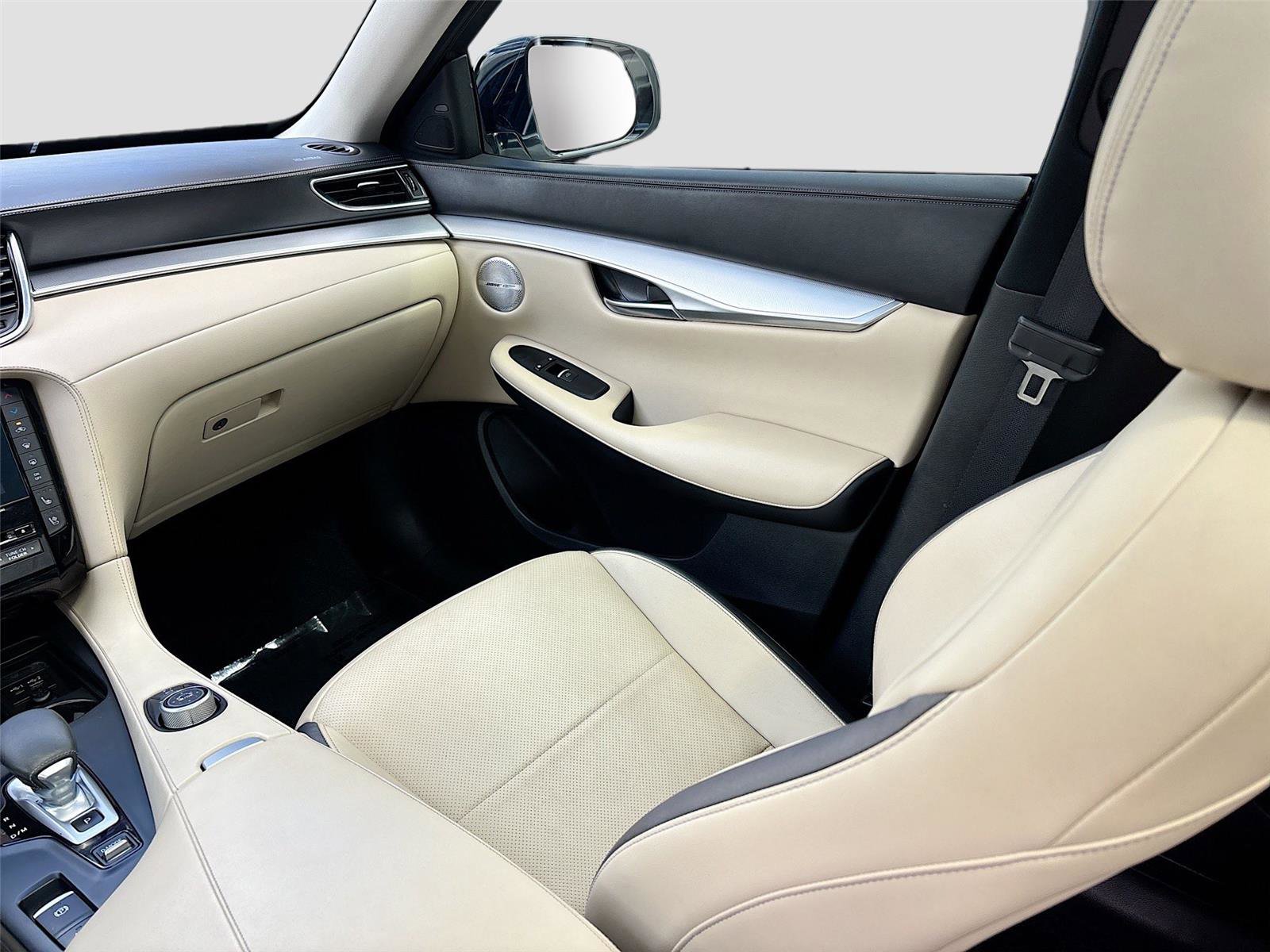 Used 2021 INFINITI QX50 Sensory image 25