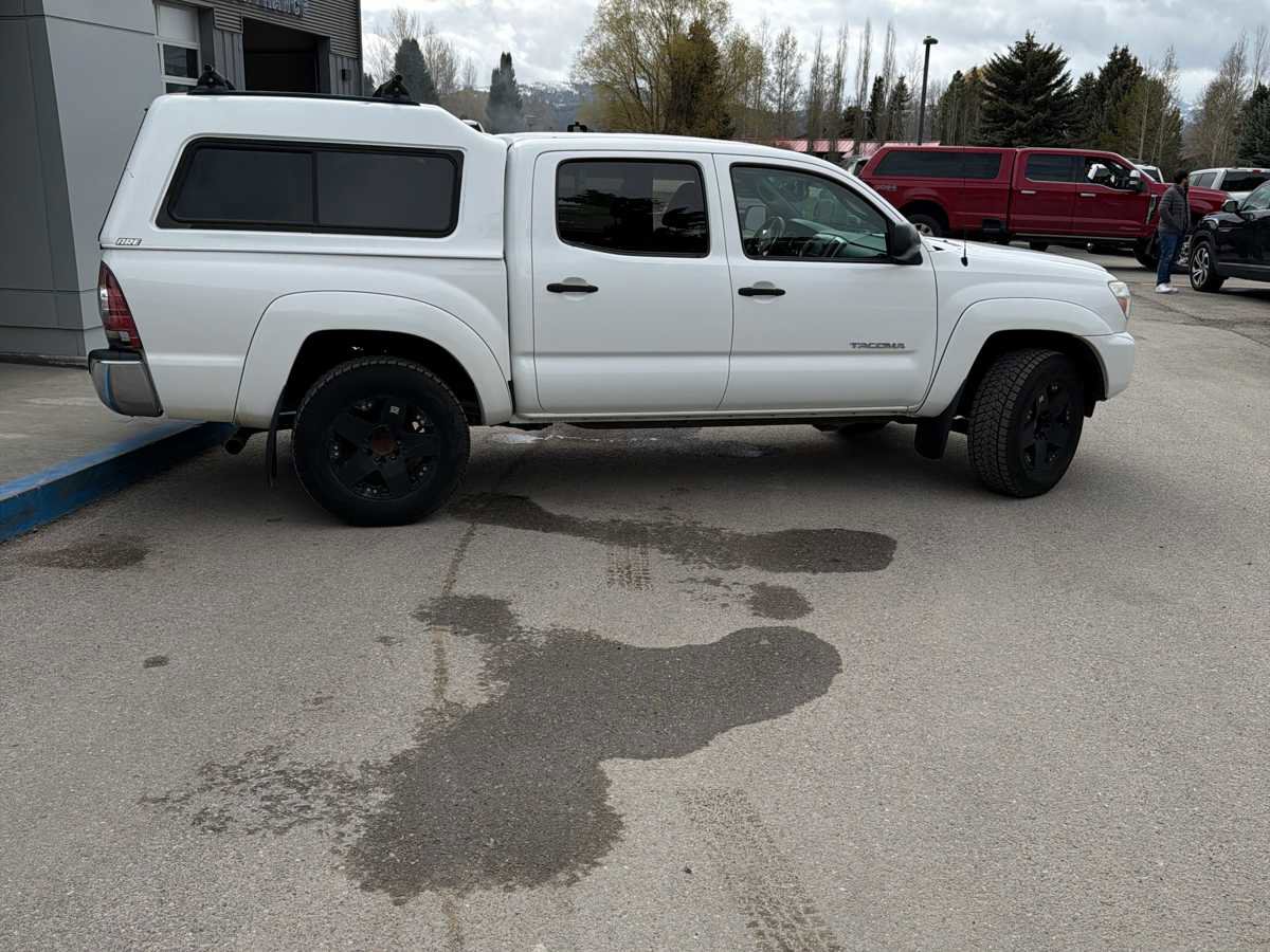 Used 2013 Toyota Tacoma 4x4 Double Cab w/ SR5 Pkg image 11