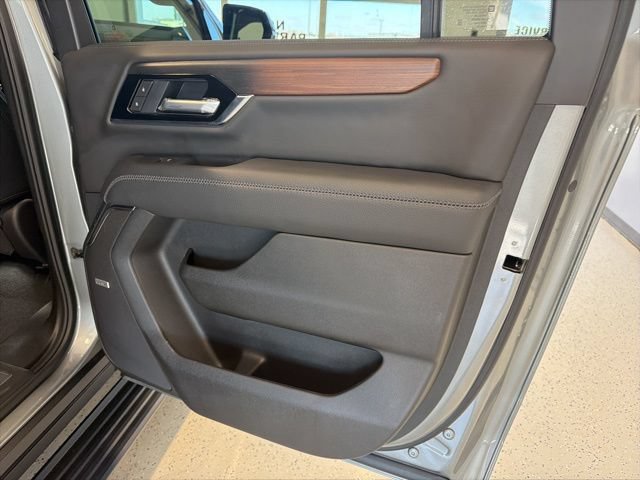 Used 2026 GMC Yukon XL Denali w/ Sun & Power Step Package AWD/4WD image 52