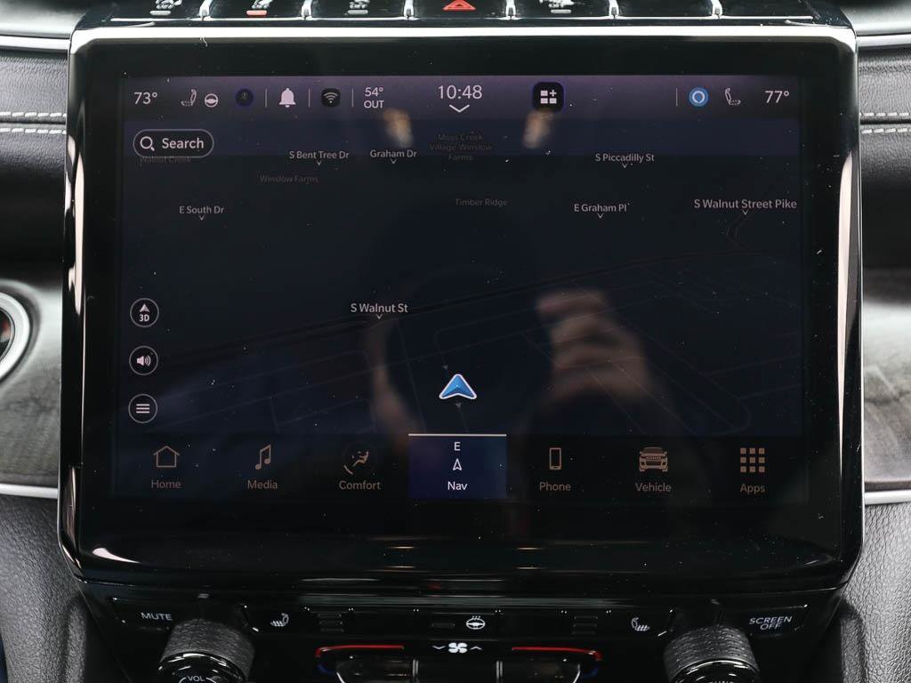 Used 2023 Jeep Grand Cherokee Limited w/ Black Appearance Package AWD/4WD image 17