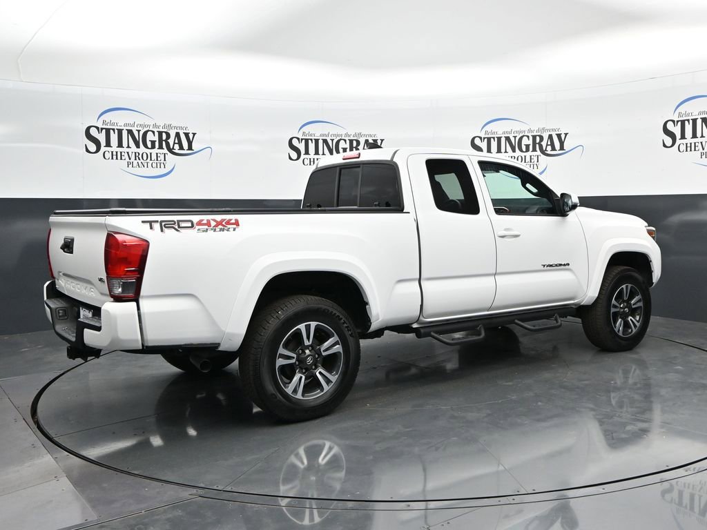 Used 2017 Toyota Tacoma TRD Sport w/ Tow Package (A/T) AWD/4WD image 7