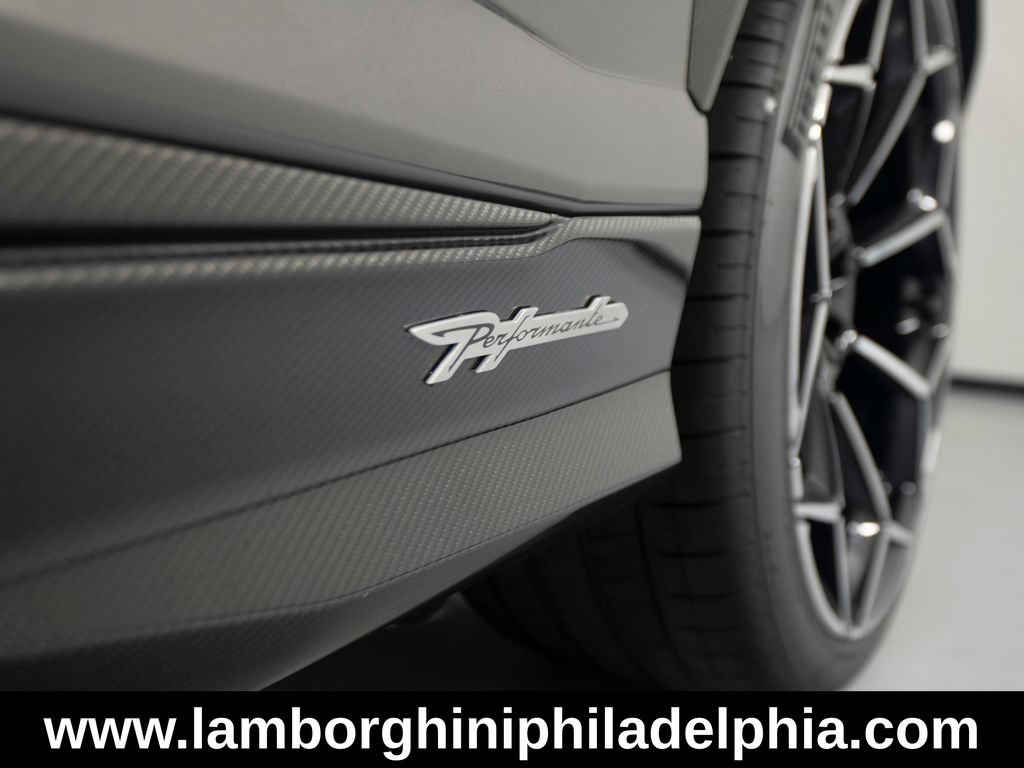 Used 2024 Lamborghini Urus Performante AWD/4WD image 44