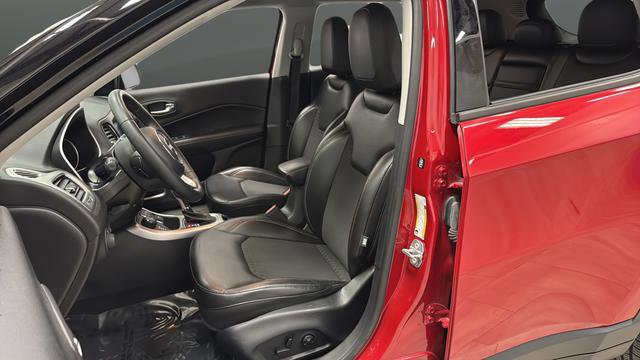 Used 2019 Jeep Compass Latitude w/ Popular Equipment Group image 9