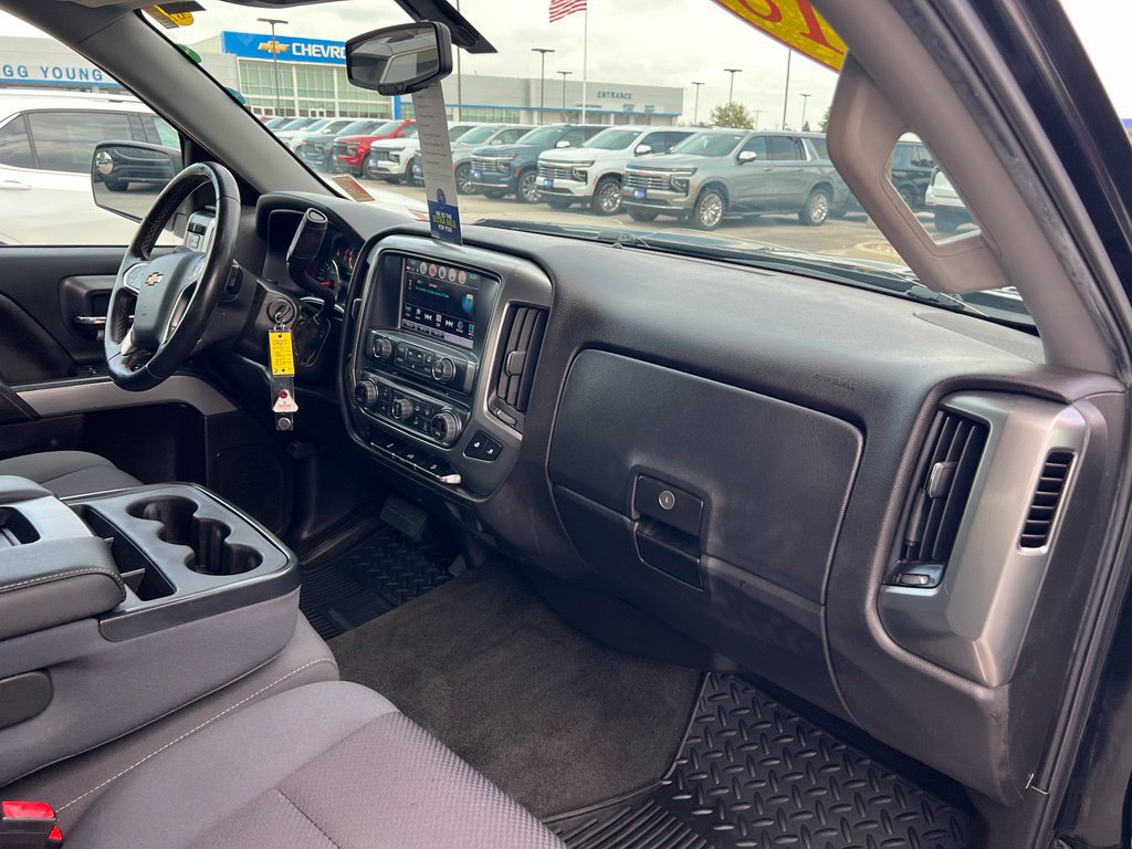Used 2018 Chevrolet Silverado 1500 LT w/ All Star Edition AWD/4WD image 24
