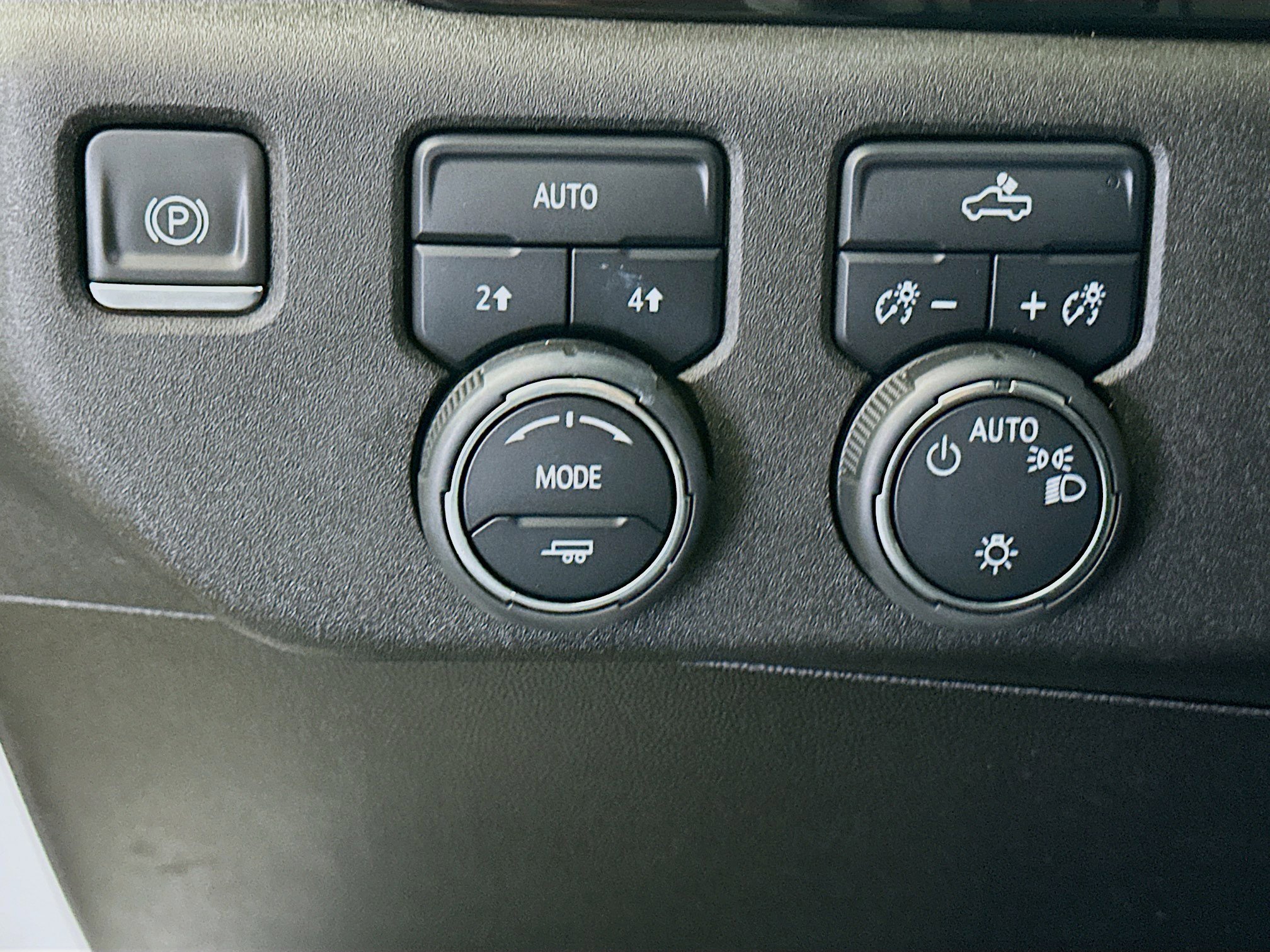 Used 2024 Chevrolet Silverado 1500 LT image 16