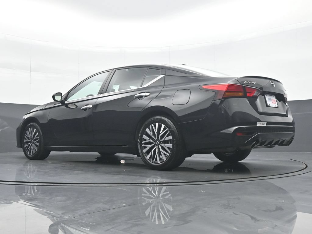 Used 2024 Nissan Altima 2.5 SV w/ SV Premium Package FWD image 28