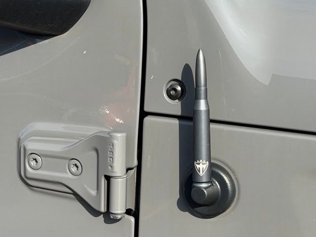 Used 2023 Jeep Gladiator Willys image 4