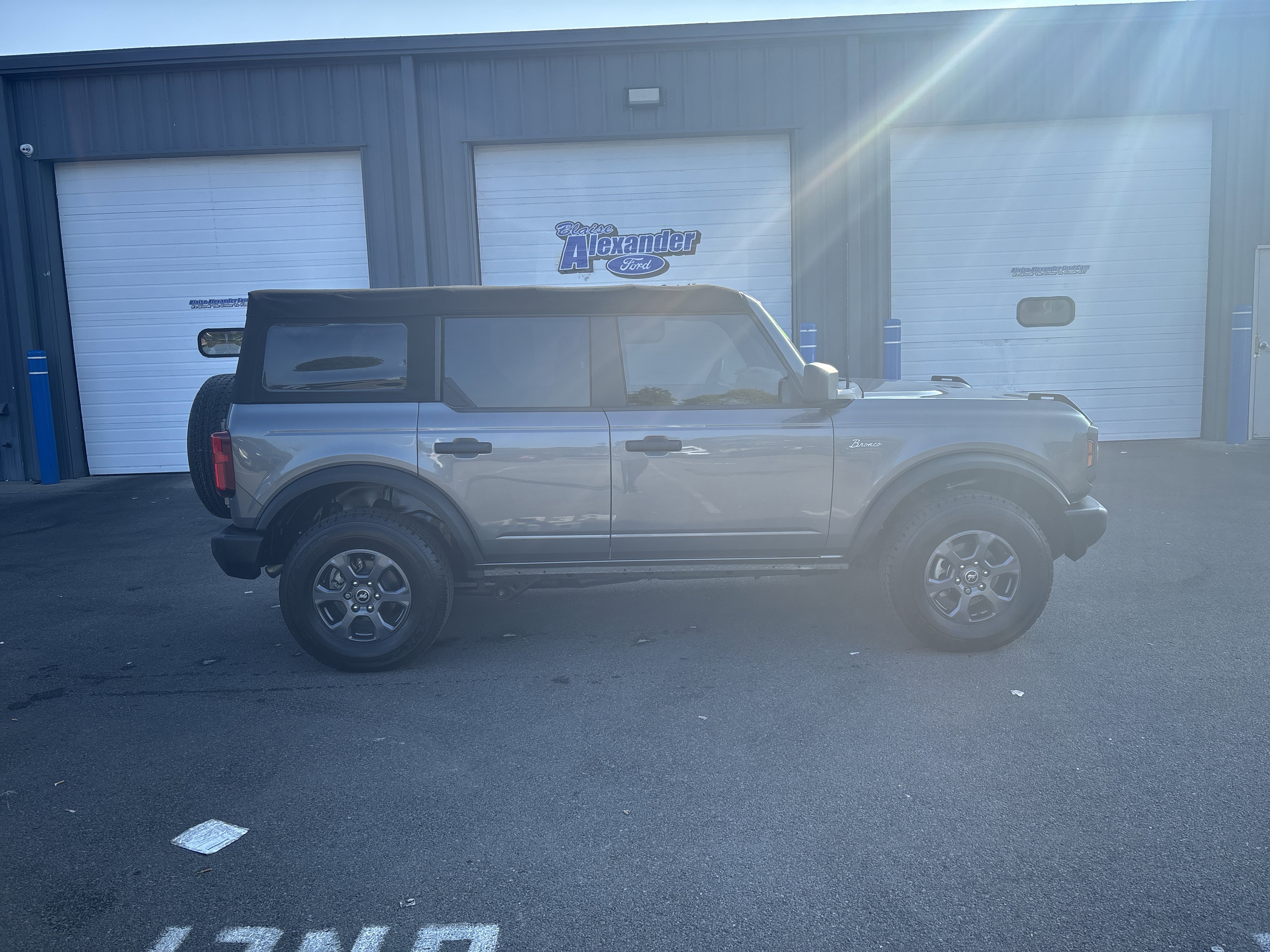 Used 2022 Ford Bronco Big Bend image 2