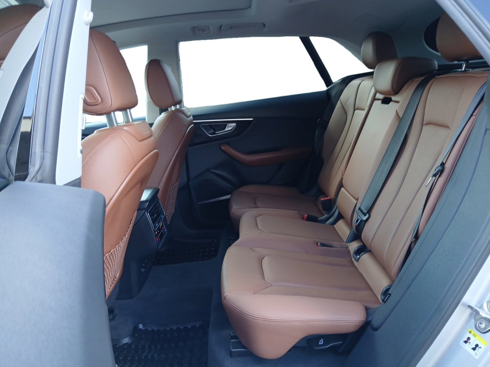 Used 2022 Audi Q8 Premium Plus w/ Premium Plus Package image 13