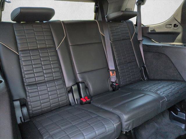 Used 2022 Cadillac Escalade Premium Luxury Platinum w/ Heavy-Duty Trailer Package AWD/4WD image 29