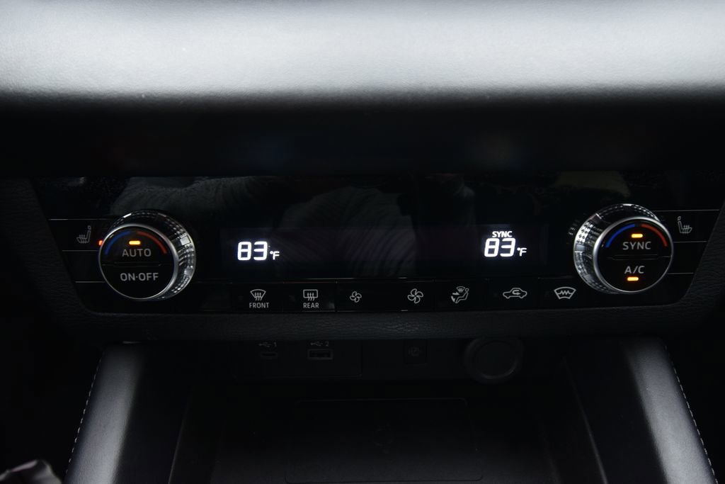 Used 2024 Mitsubishi Outlander SE Black Edition image 29