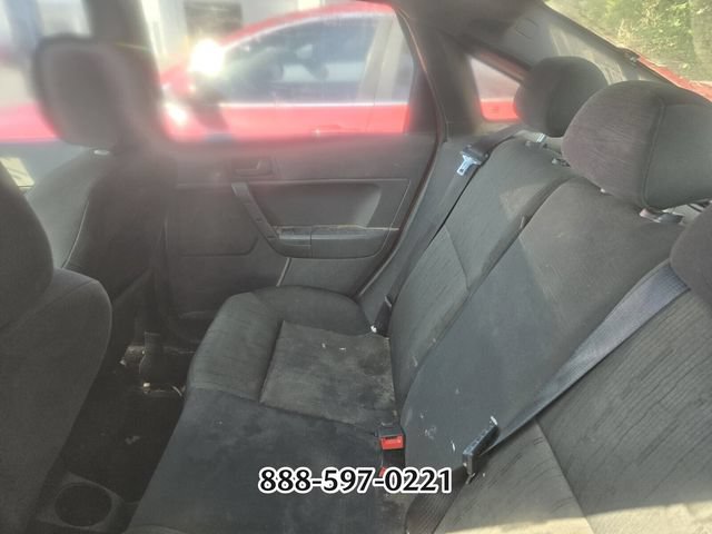 Used 2010 Ford Focus SE FWD image 4