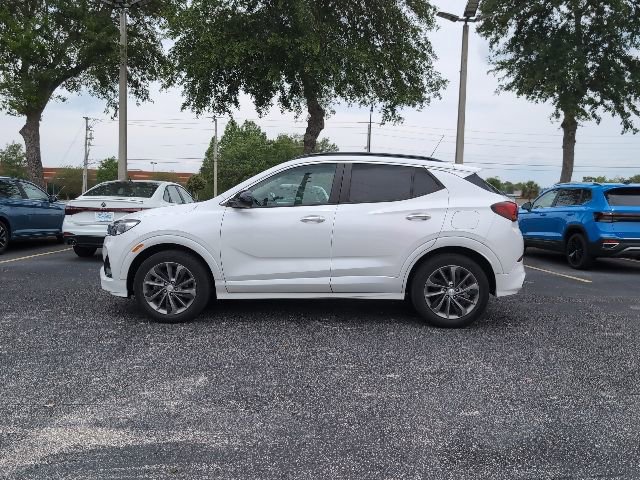 Used 2021 Buick Encore GX Select w/ Sport Touring Package FWD image 3