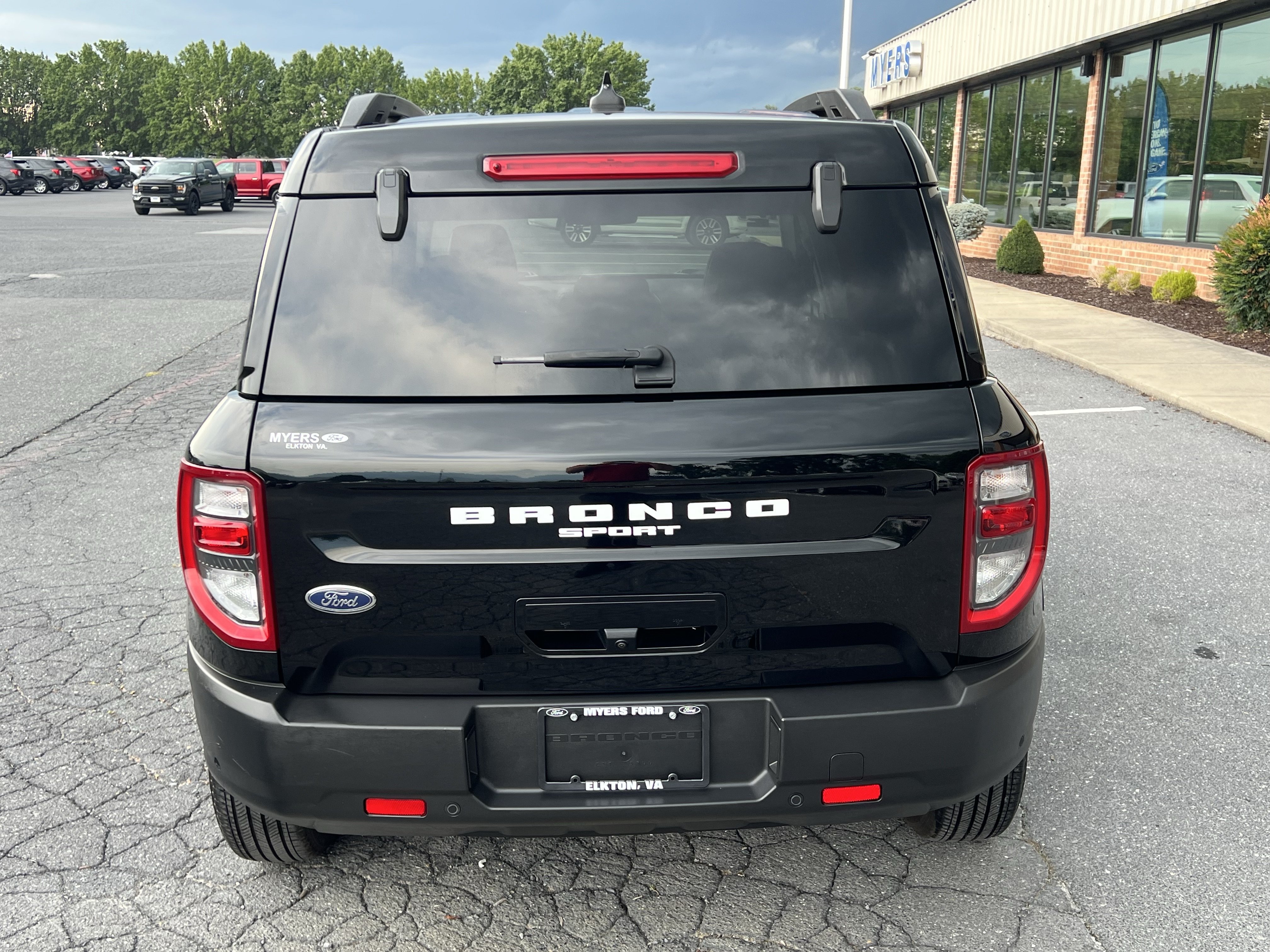 Used 2023 Ford Bronco Sport Outer Banks w/ Tech Package AWD/4WD image 8