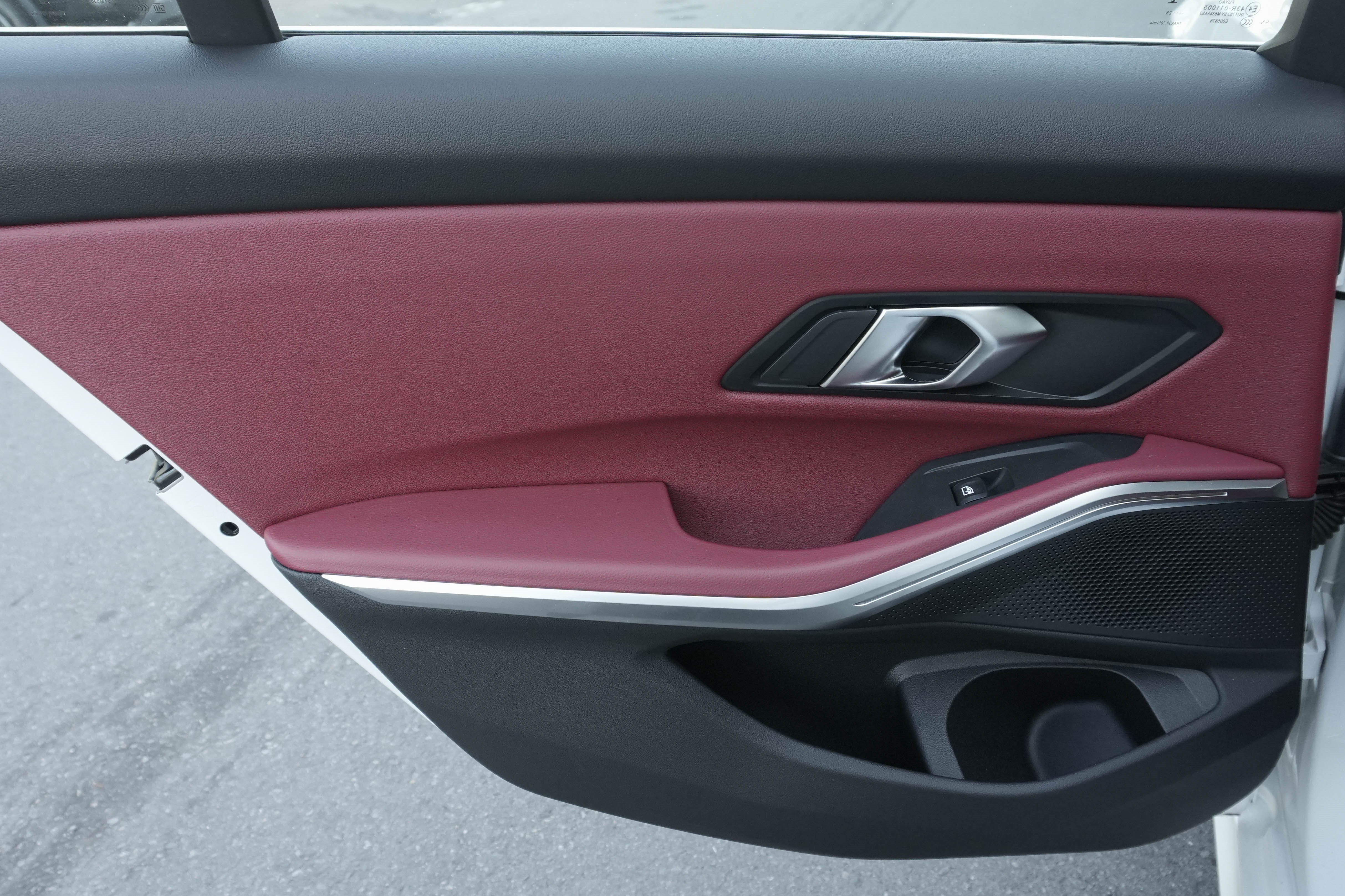 Certified 2025 BMW 330i Sedan RWD image 31