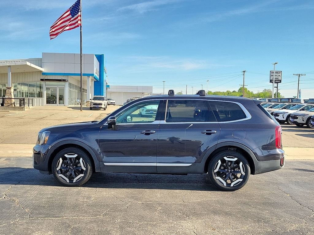 Used 2025 Kia Telluride S AWD/4WD image 3