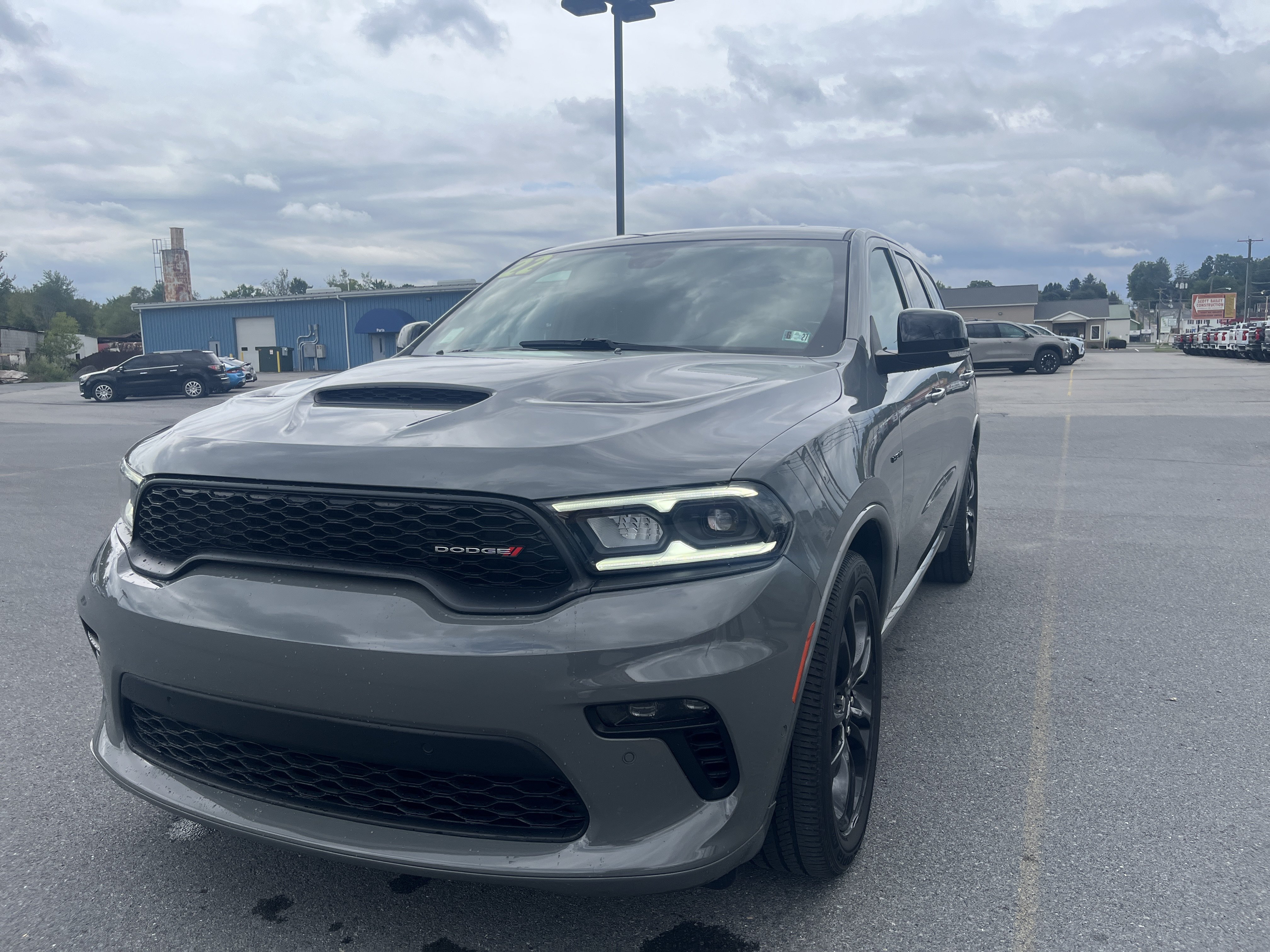 Used 2022 Dodge Durango R/T w/ Blacktop Package AWD/4WD image 2