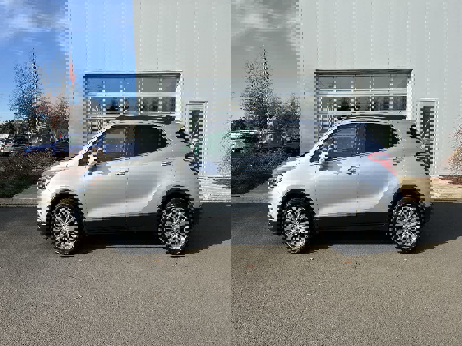 Used 2019 Buick Encore Preferred image 2