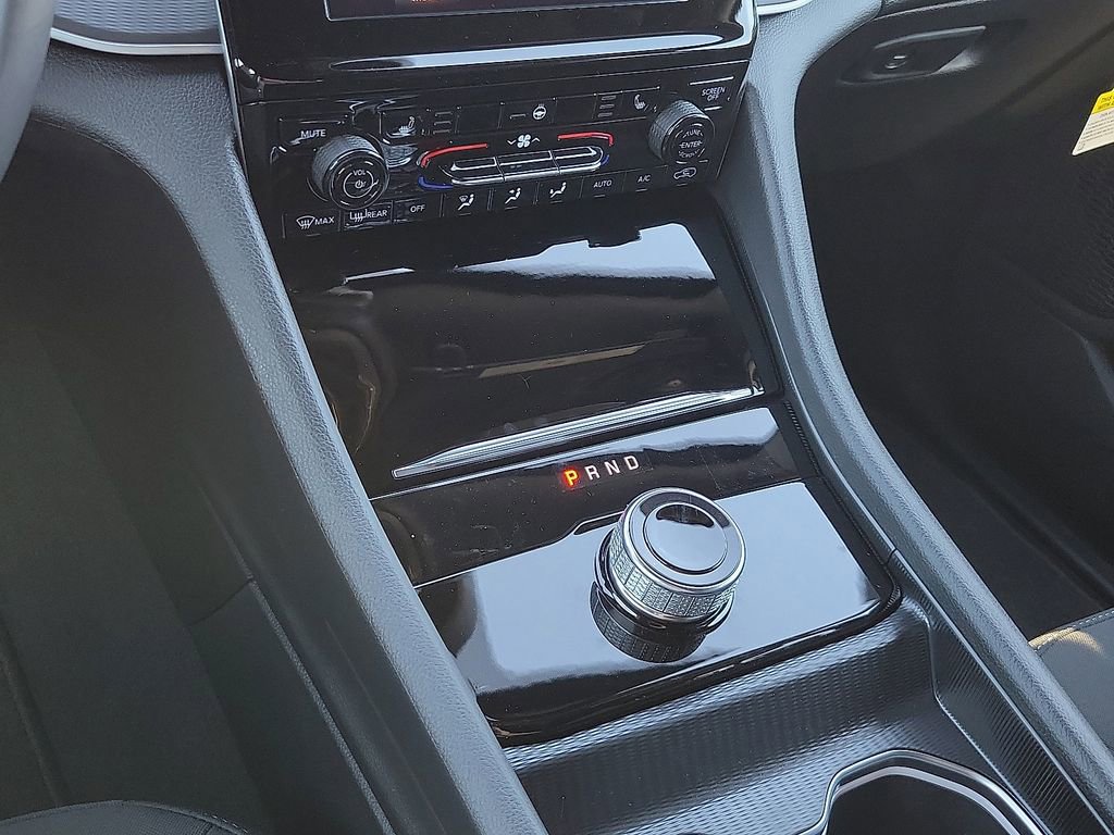 New 2025 Jeep Grand Cherokee L Laredo image 16