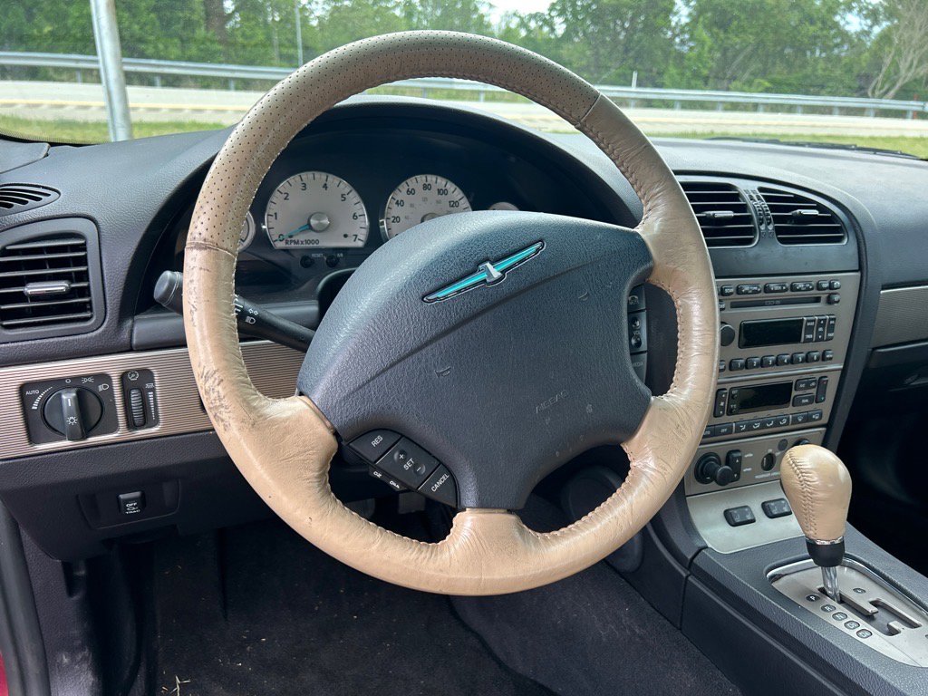 Used 2004 Ford Thunderbird Deluxe image 5