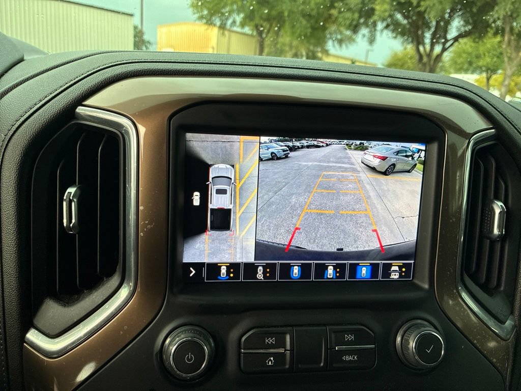 Used 2021 Chevrolet Silverado 1500 High Country w/ Technology Package AWD/4WD image 29