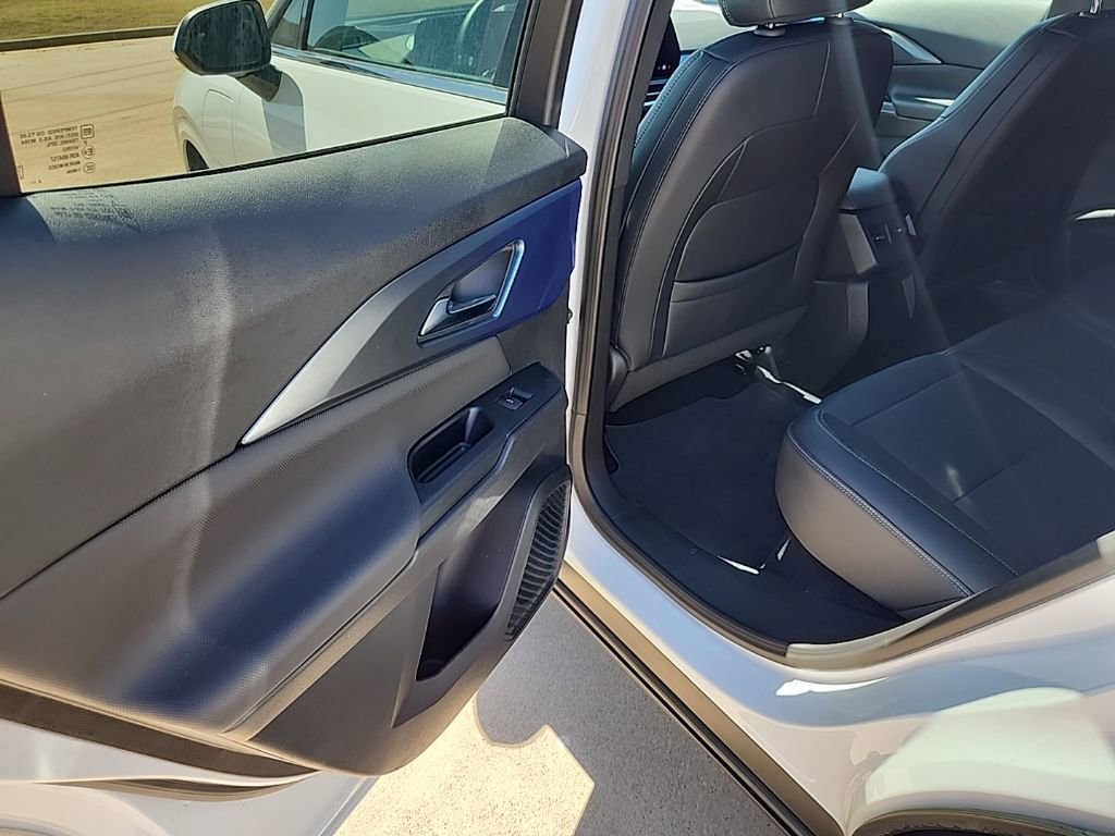 Certified 2025 Chevrolet Equinox EV LT w/ Convenience Package image 16