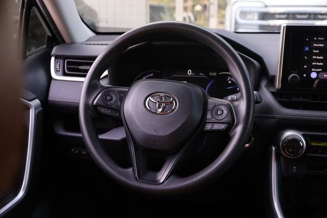 Used 2023 Toyota RAV4 AWD Hybrid image 22