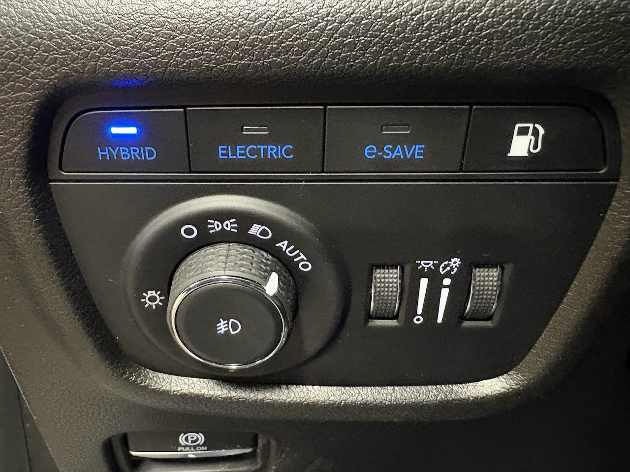 Used 2023 Jeep Grand Cherokee Trailhawk AWD/4WD image 15