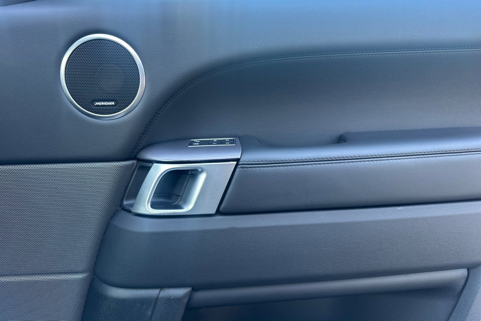 Used 2020 Land Rover Range Rover Sport HSE image 22