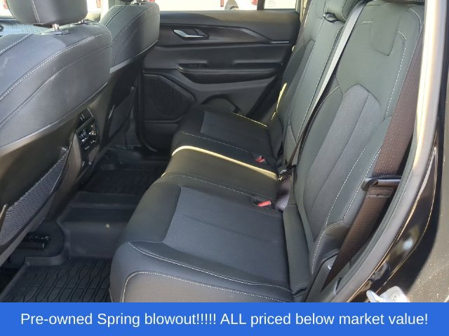 Used 2025 Jeep Grand Cherokee Laredo X AWD/4WD image 38