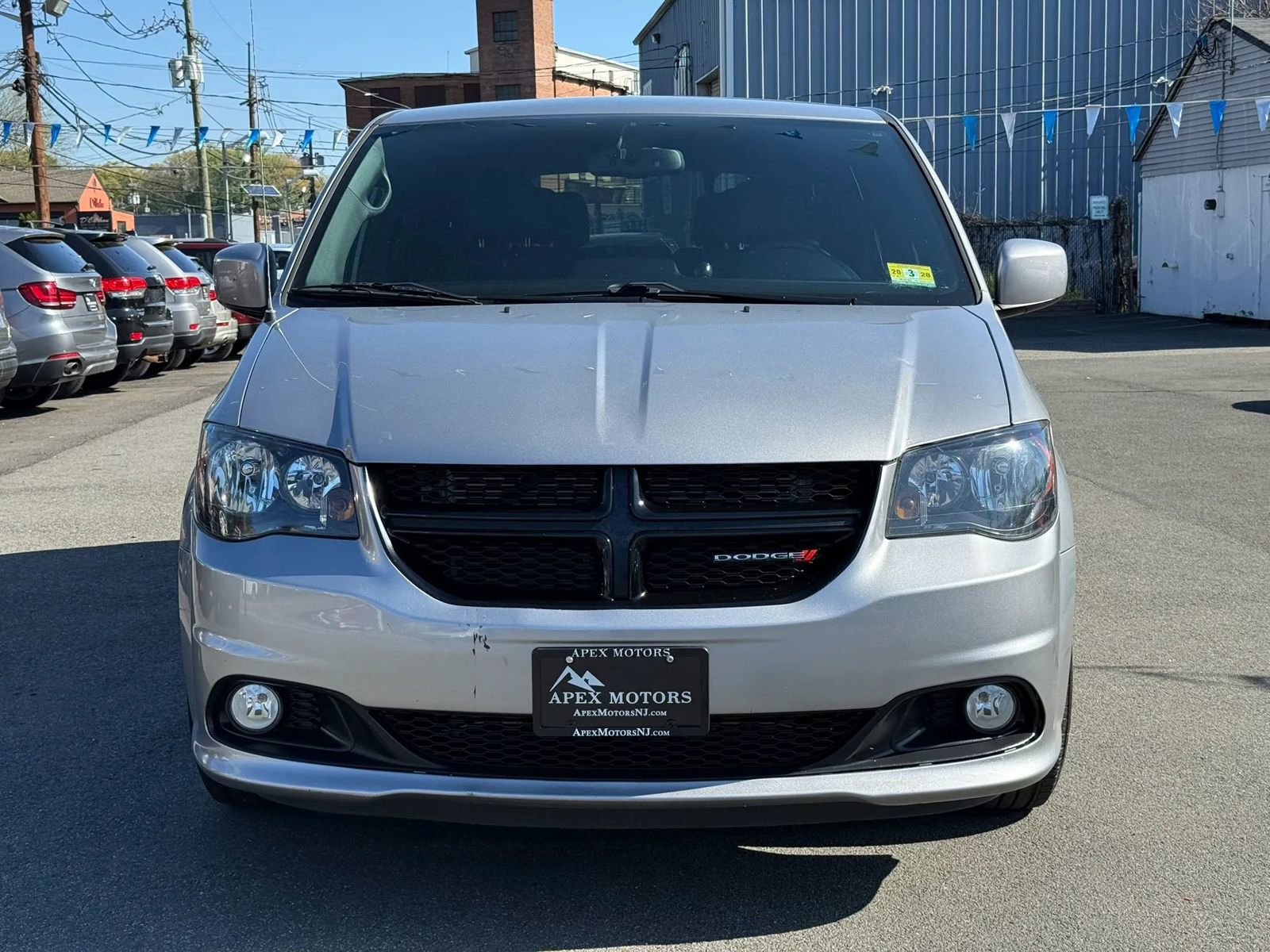 Used 2015 Dodge Grand Caravan SXT FWD image 2