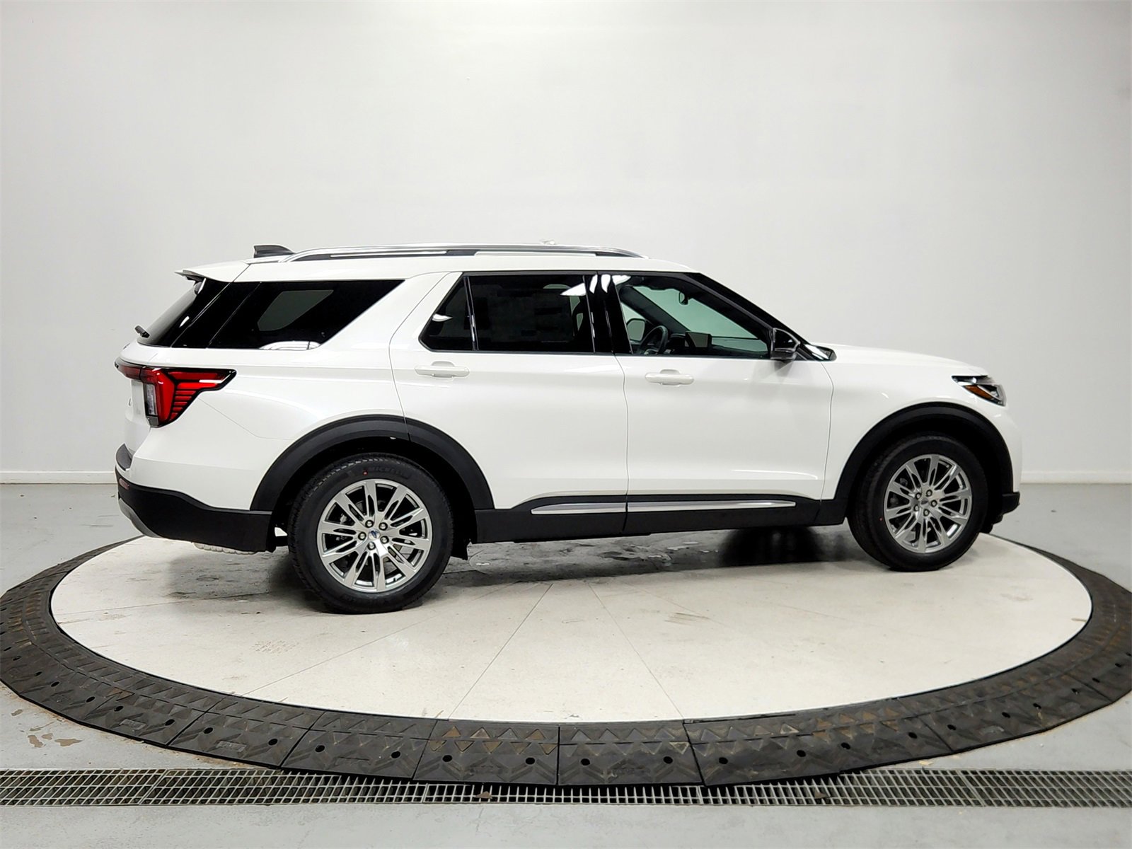 New 2026 Ford Explorer Platinum image 8