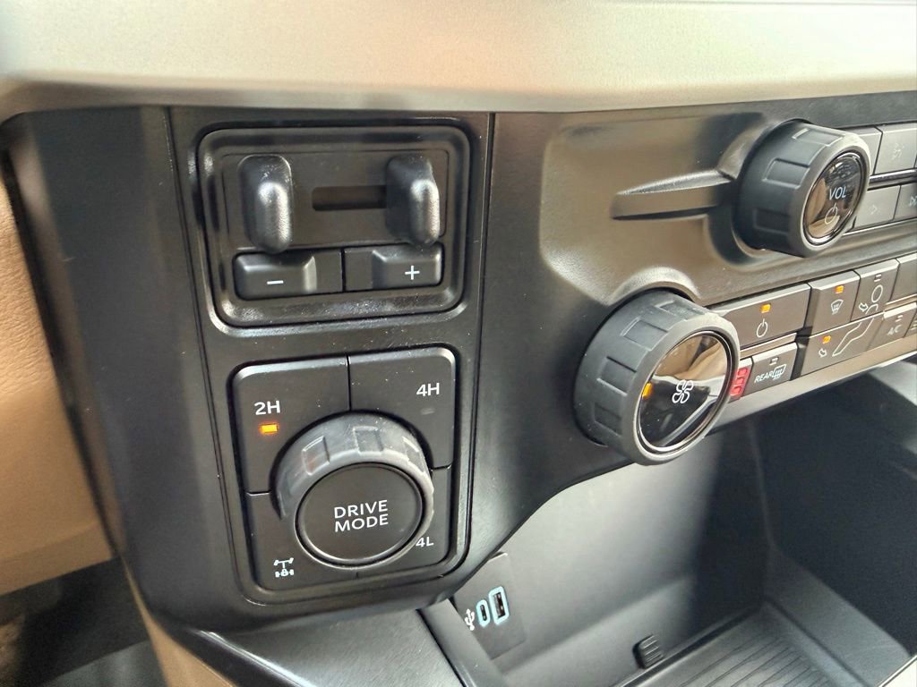 Used 2024 Ford F250 XLT w/ XLT Premium Package image 31