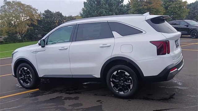 New 2026 Kia Sorento S image 8