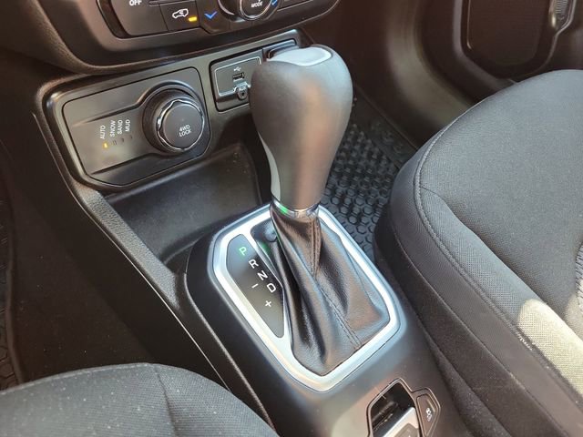 Used 2023 Jeep Renegade Altitude AWD/4WD image 33