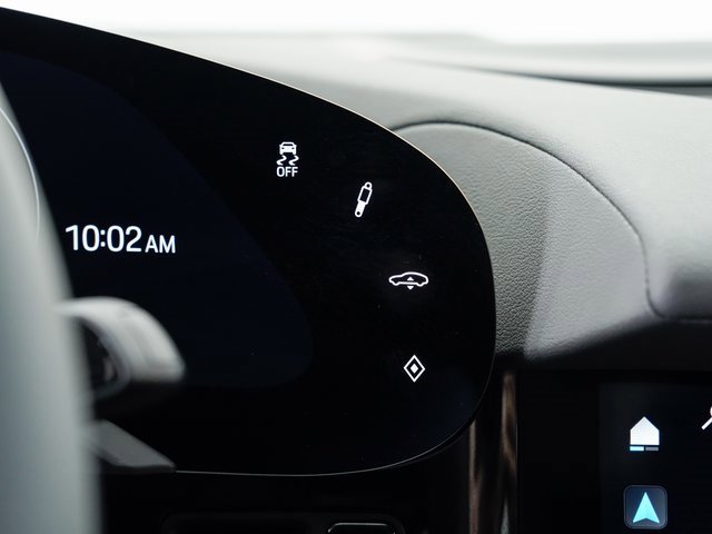 Used 2023 Porsche Taycan image 12