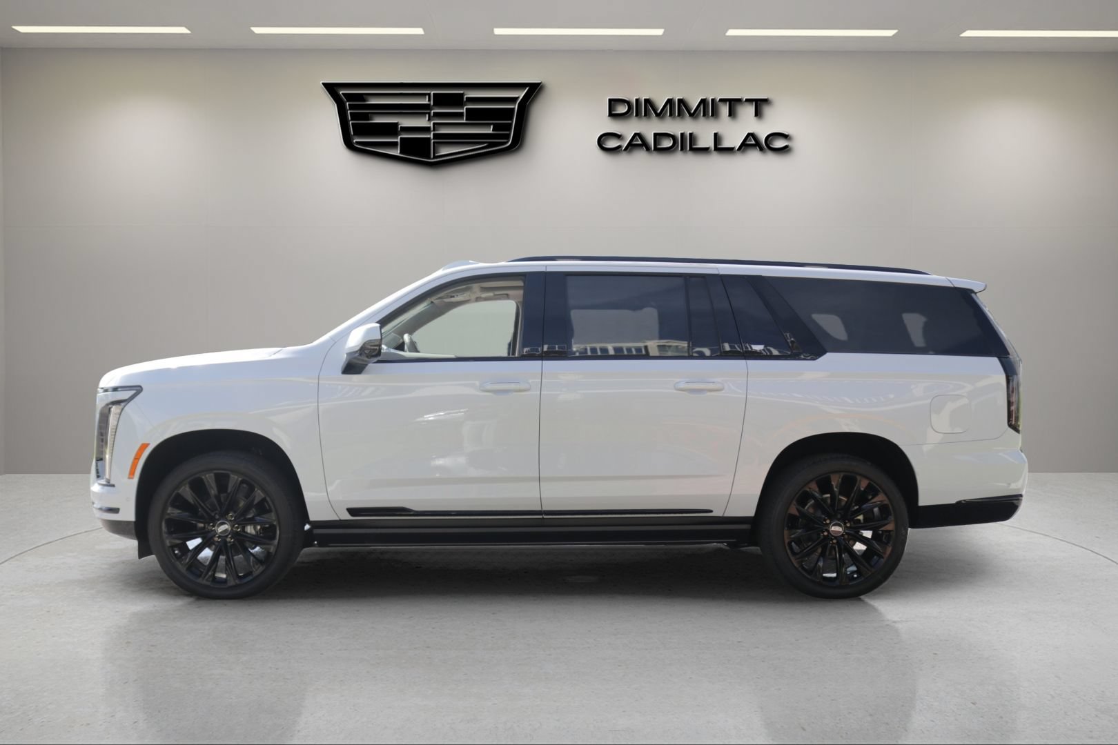New 2026 Cadillac Escalade ESV Platinum Sport w/ LPO, ONYX Package AWD/4WD image 8