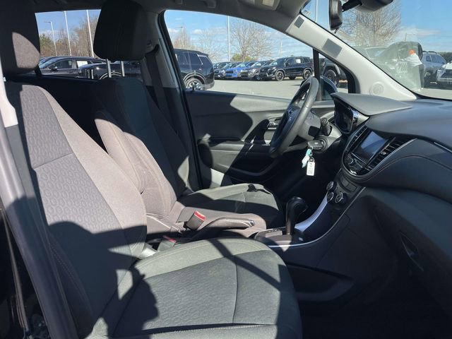 Used 2022 Chevrolet Trax LS w/ Tint and Cruise Package image 18