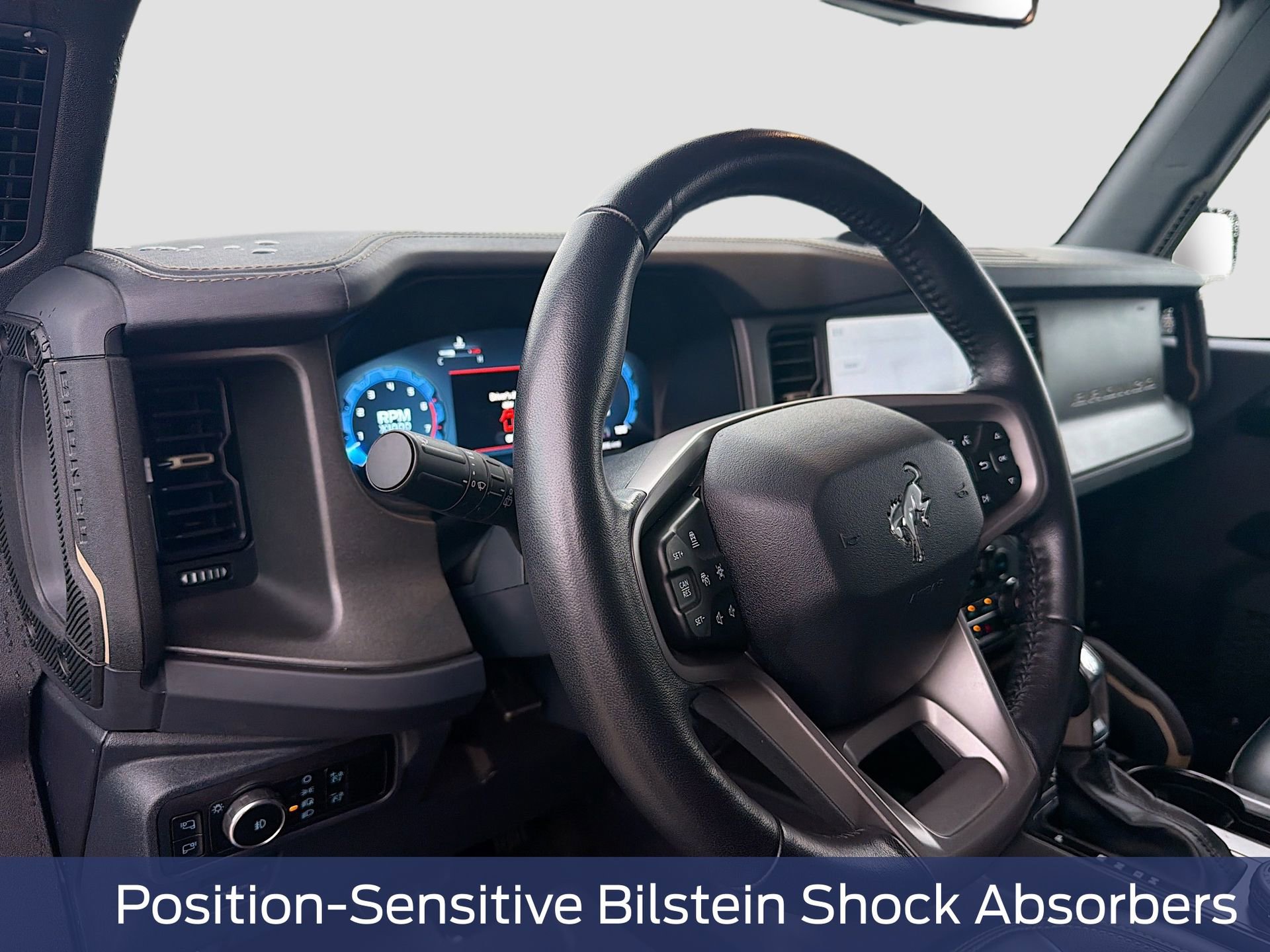 Used 2025 Ford Bronco Badlands image 14