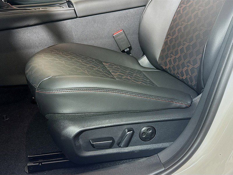 New 2026 Nissan Sentra SR w/ SR Premium Package image 21