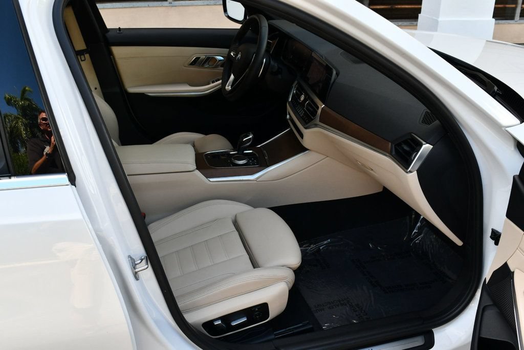 Used 2019 BMW 330i Sedan w/ Convenience Package RWD image 17