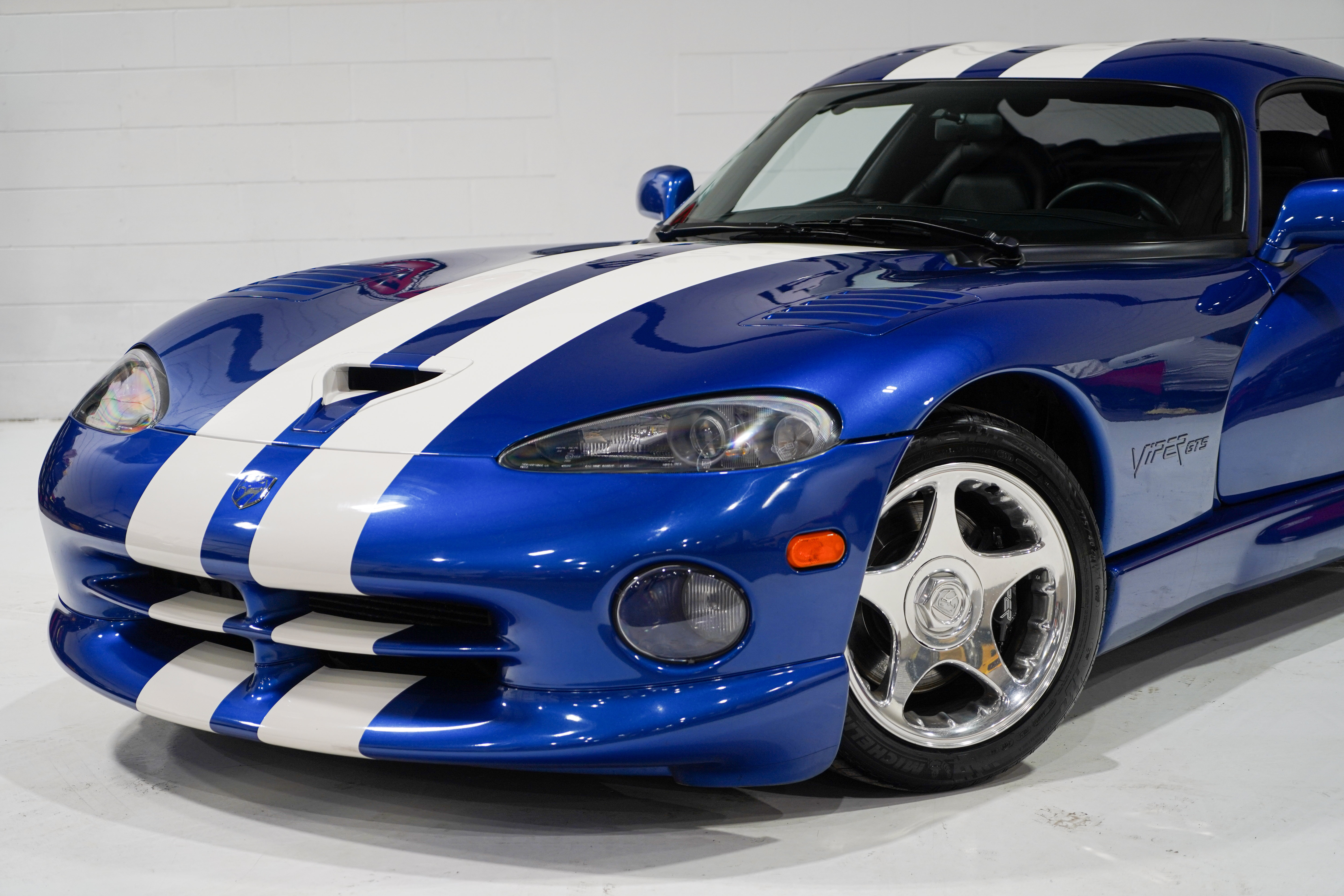 Used 1997 Dodge Viper GTS RWD image 23