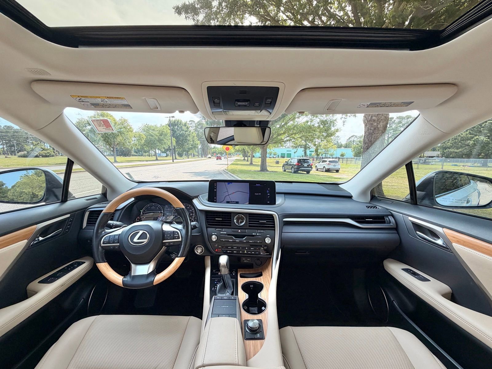 Used 2021 Lexus RX 350L FWD w/ Premium Package image 2