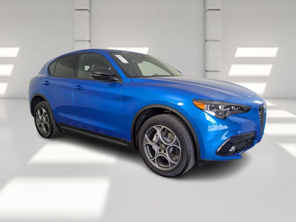 New 2025 Alfa Romeo Stelvio Sprint w/ Convenience Package image 2
